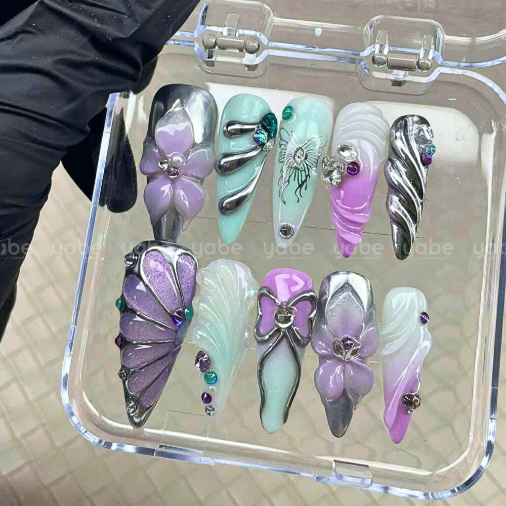 Handmade Fake Nails vs Press-Ons: What’s the Real Difference? (Nailbox & DIY Guide) Handmade Fake Nails vs Press-Ons: What’s the Real Difference? (Nailbox & DIY Guide)