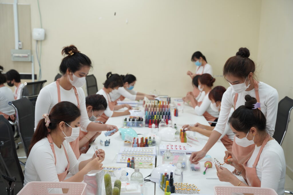 Handmade vs Mass-Produced Press-On Nails – Detail View