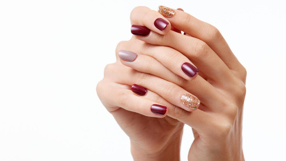 Perfectly applied press-on nails without any Press-On Nail Mistake