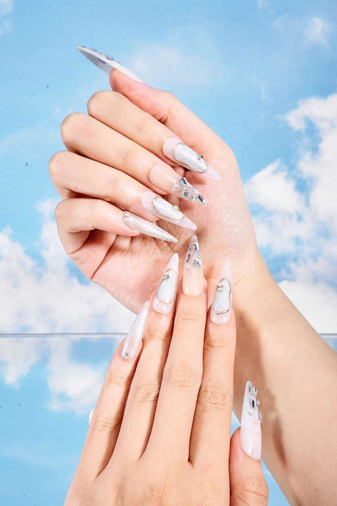 YABE00593 Trendy Press-On Nails for home manicure
