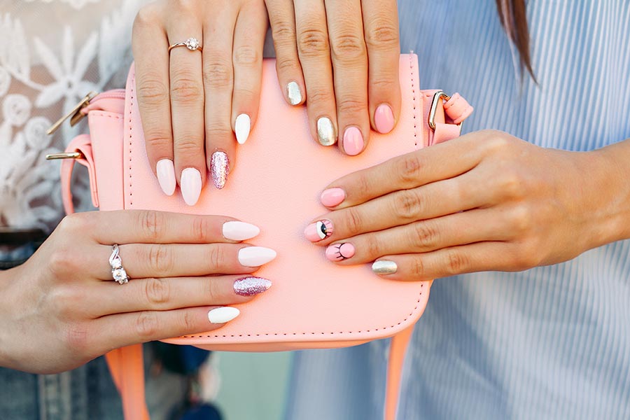 Trendy wholesale press-on nails for stylish consumers