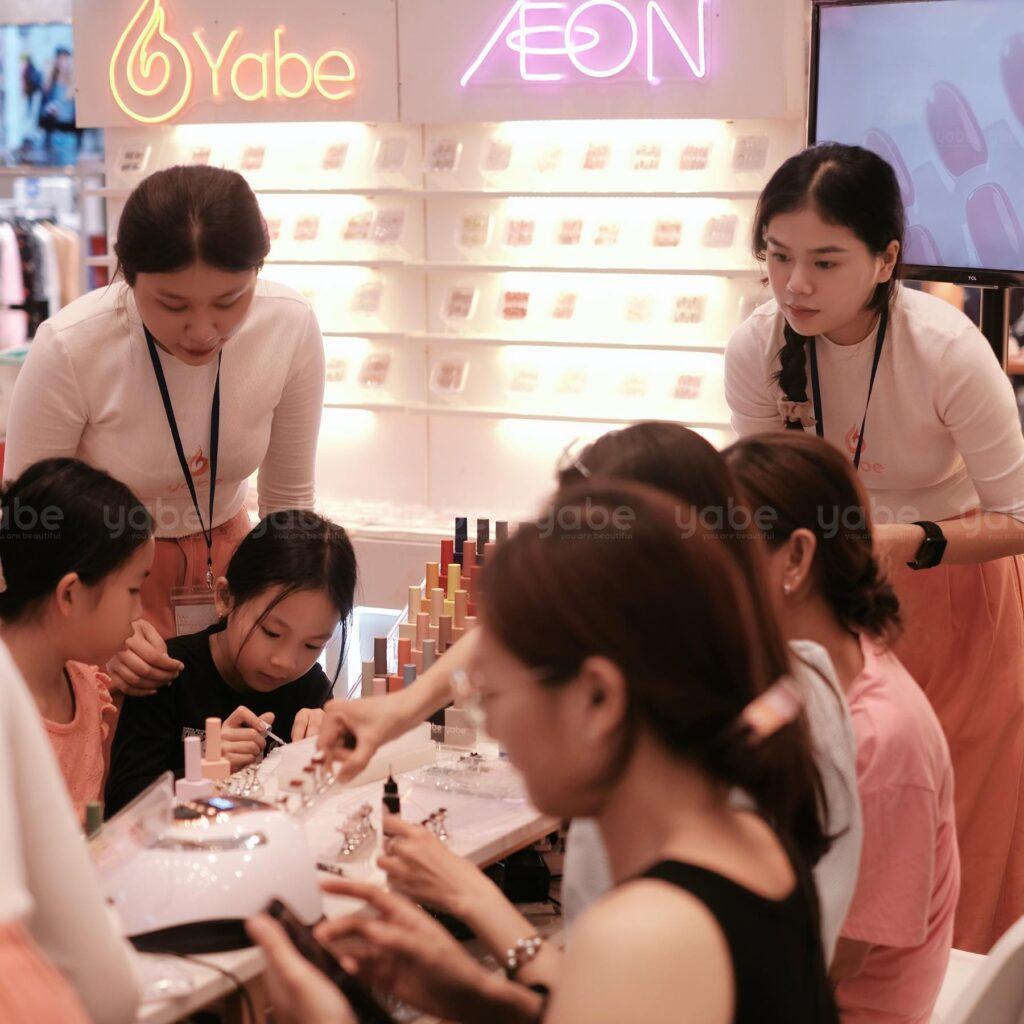 Quality control at the press-on nail distribution center