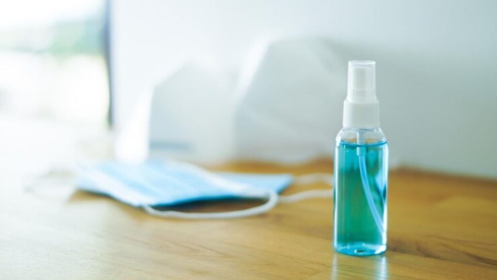 How to remove nail polish at home with rubbing alcohol