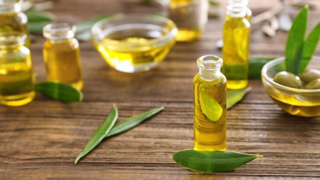 How to remove nail polish at home using coconut oil or olive oil