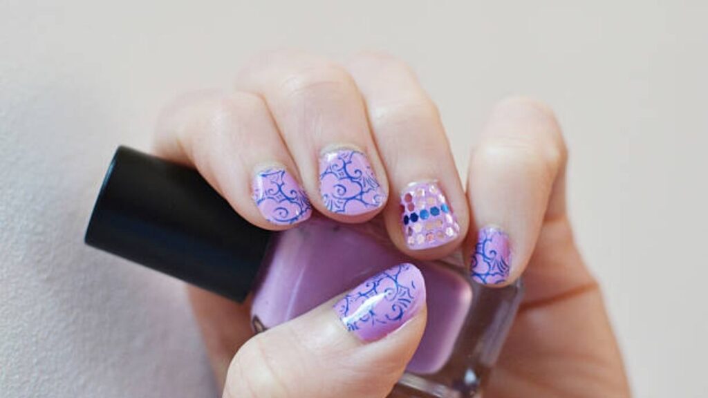 Swirl party press on nails for short nails