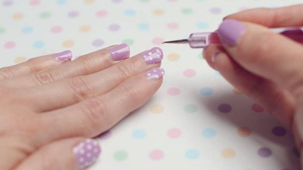 Polka dot nail art technique