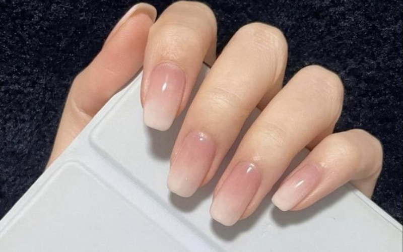 Simple French tip nail design