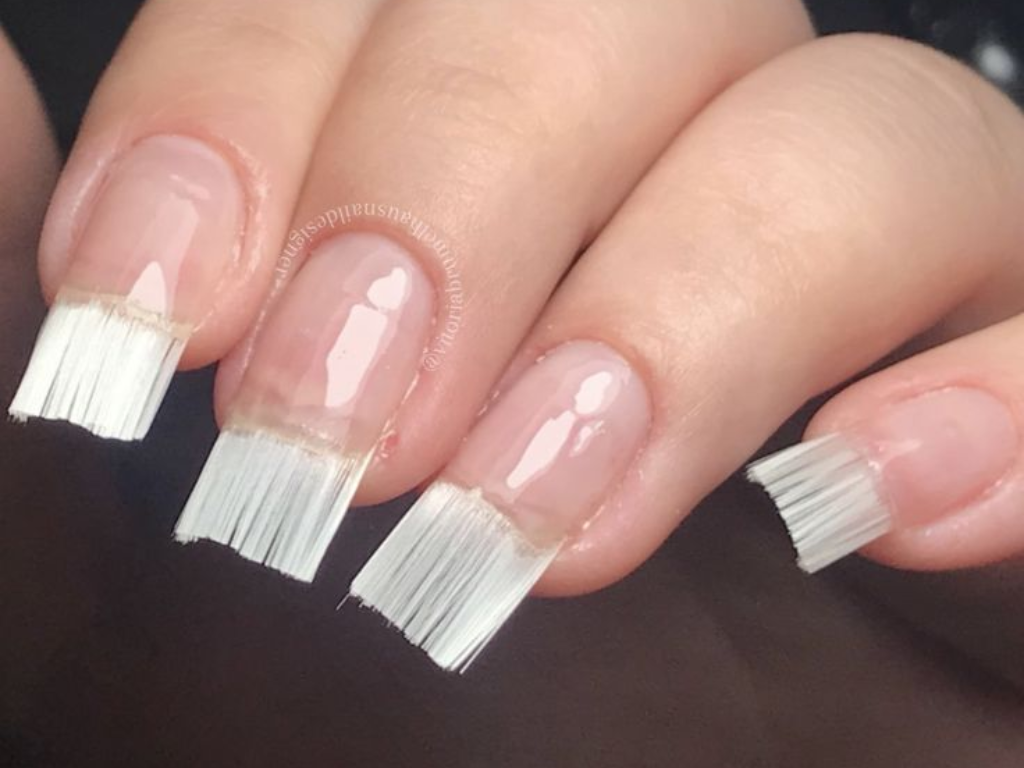 Silk or fiberglass nail wrap