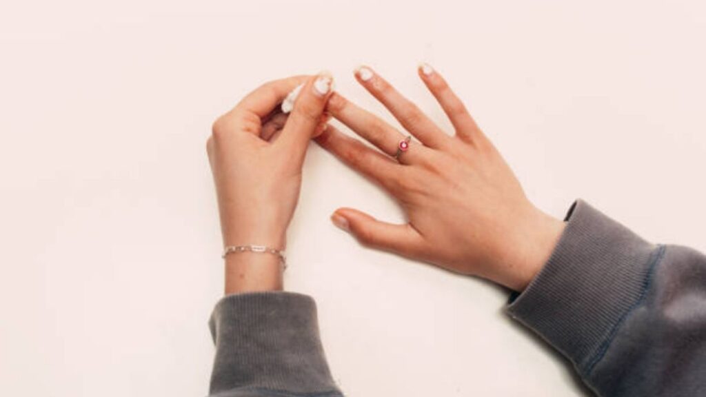 Proper gel removal to avoid nail thinning