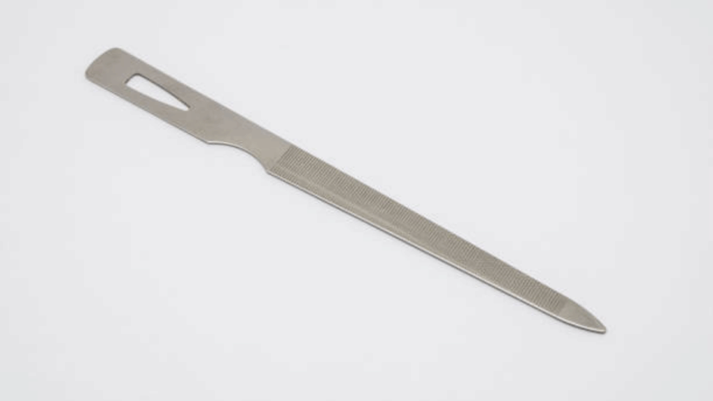 Metal nail file
