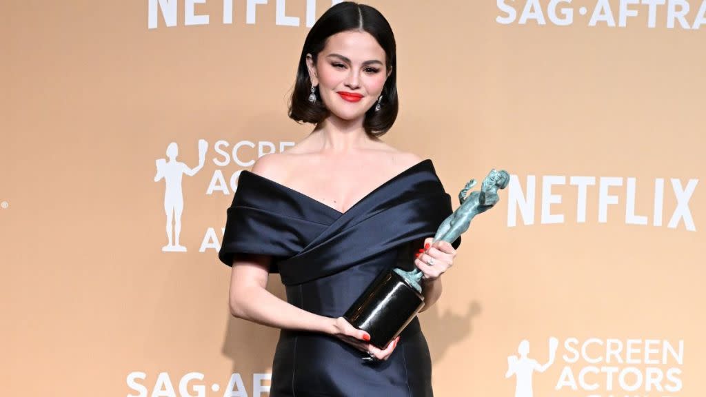 Selena Gomez’s Bold 80s-Inspired Red Nails Stole the Show at the 2026 SAG Awards